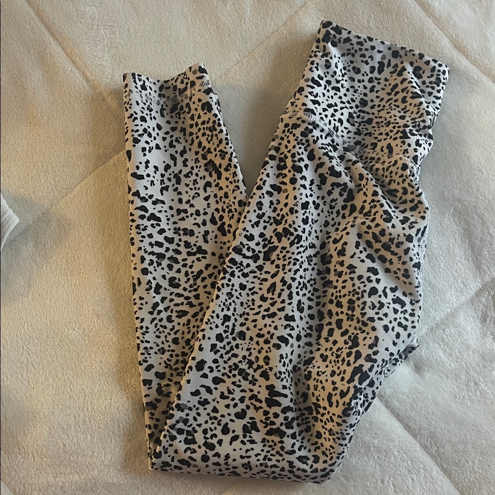 Black and white leggings